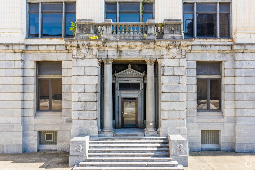 1075 Progress St, Pittsburgh, PA 15212 Office For Sale