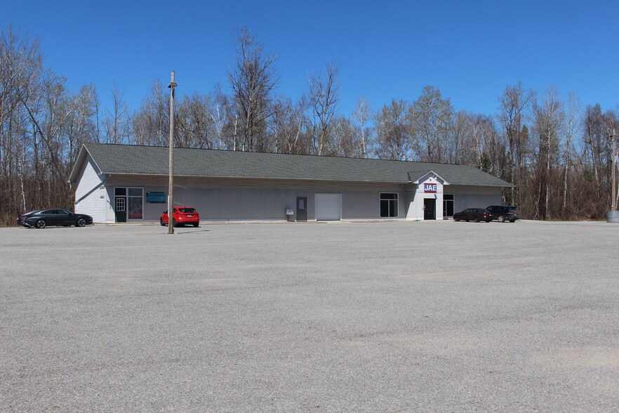 Primary Photo Of 701 S Gower Dr, Kemptville Flex For Sale