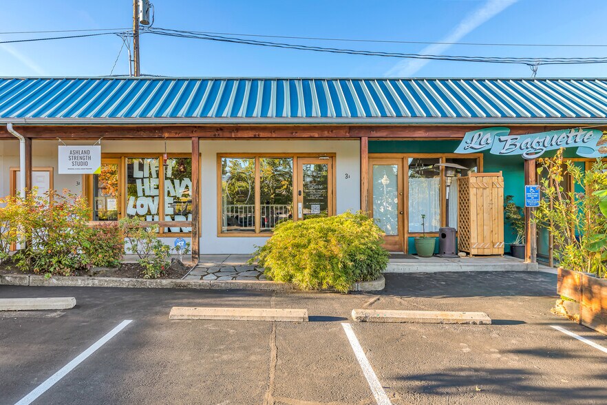 More Photos Of 340 A St, Ashland Office For Sale