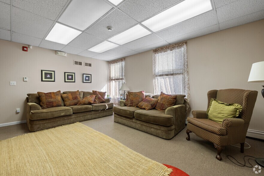 More Photos Of 31 Cherry St, Milford Office For Sale