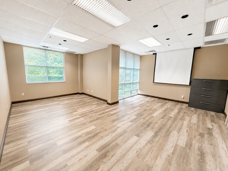 More Photos Of 3320 Perimeter Hill Dr, Nashville Office For Lease