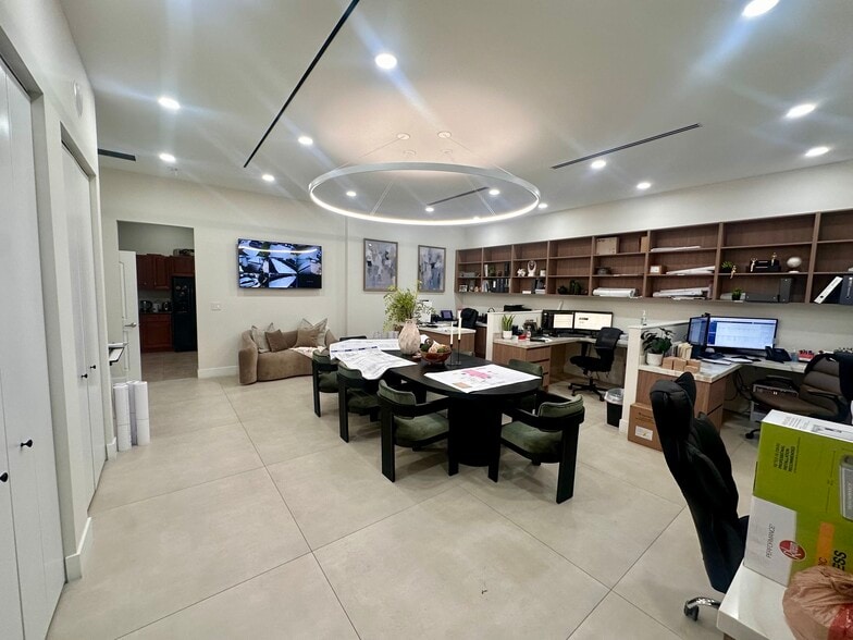 More Photos Of 5731 NE 14th Ave, Fort Lauderdale Warehouse For Lease