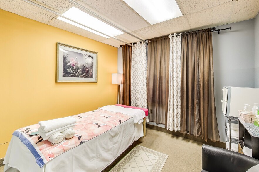 More Photos Of 6400 Seven Corners Pl, Falls Church Office For Sale