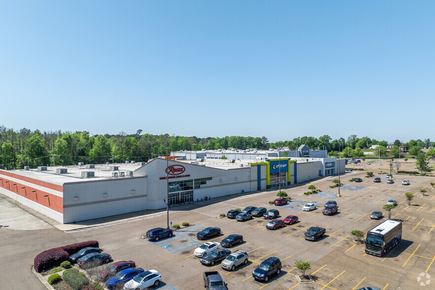 Primary Photo Of 6380-6392 Ridgewood Court Dr, Jackson General Retail For Sale