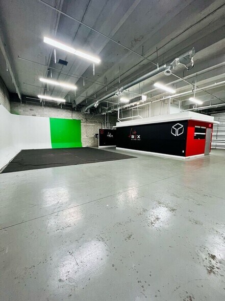 More Photos Of 6360 NW 99th Ave, Doral Warehouse For Lease