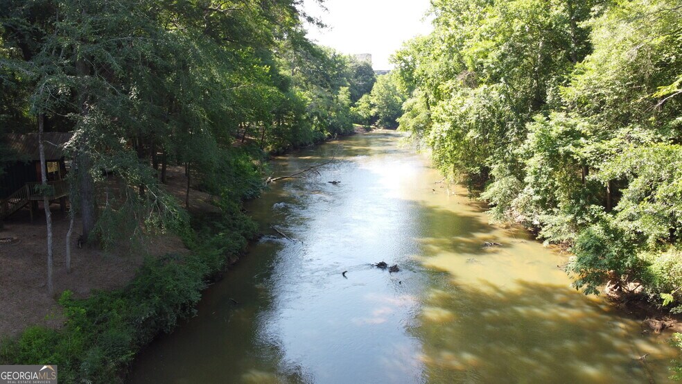 More Photos Of 5543 Juliette Rd, Juliette Specialty For Sale