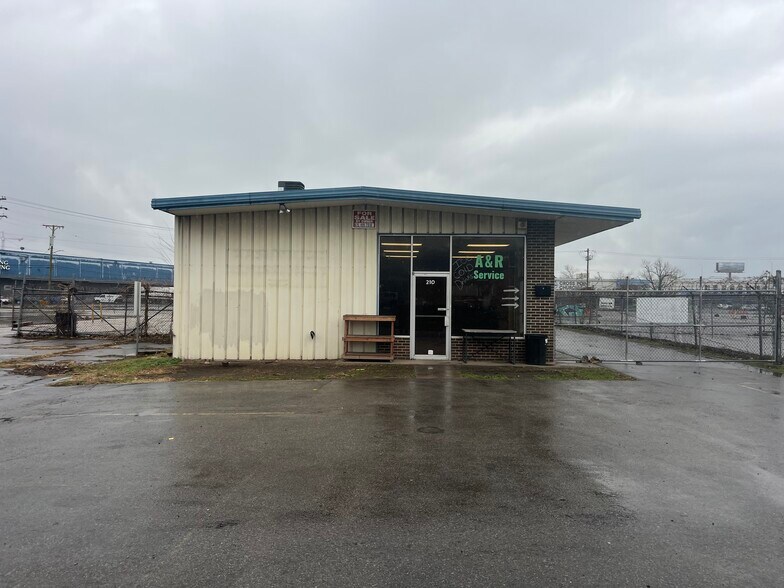 Primary Photo Of 210 N 1st St, Nashville Industrial For Lease