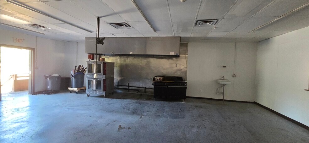 More Photos Of 382 Sudderth Dr, Ruidoso General Retail For Lease