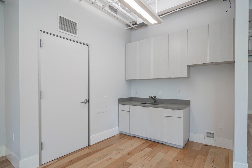 More Photos Of 9205 Research Dr, Irvine Loft Creative Space For Sale