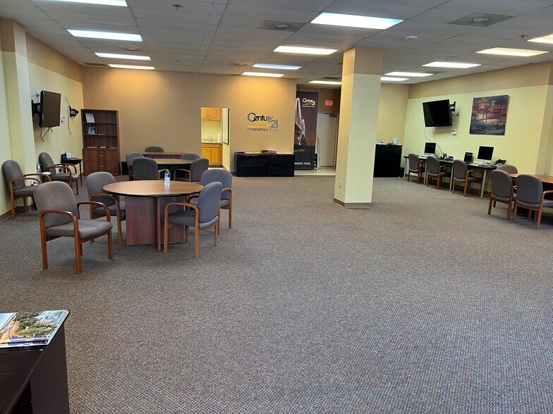 More Photos Of 2000 Sam Rittenberg Blvd, Charleston Office For Lease