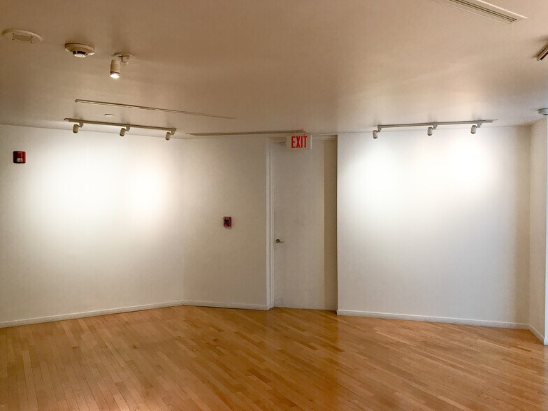More Photos Of 2100 Ponce De Leon Blvd, Coral Gables Office For Lease