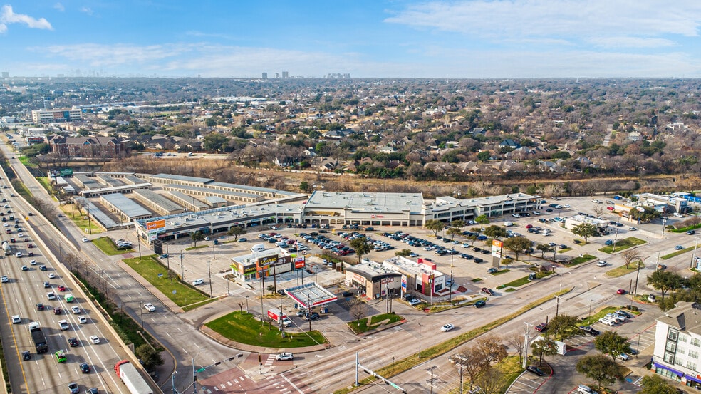 Primary Photo Of 11613-11617 N Central Expy, Dallas Unknown For Lease