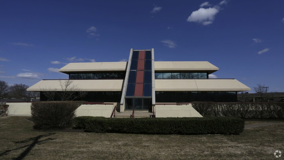 More Photos Of 75 James Way, Southampton Medical For Sale