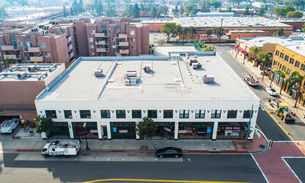More Photos Of 400 E 4th St, Santa Ana General Retail For Lease