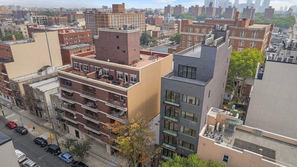 More Photos Of 21-12 31st ave, Astoria Apartments For Sale
