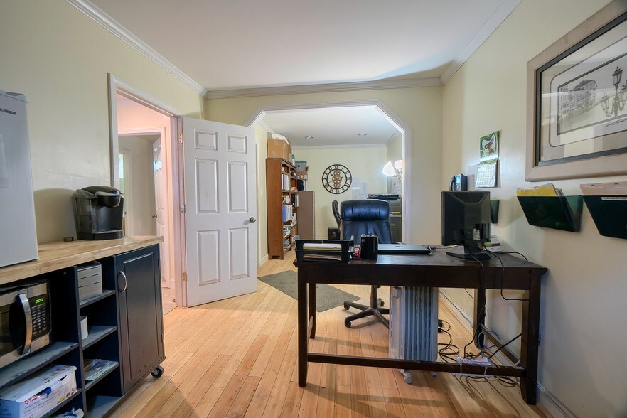 More Photos Of 66 Southgate St, Worcester Research And Development For Sale