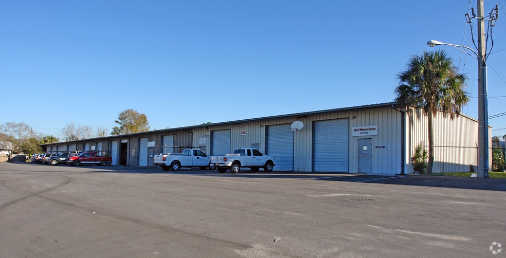 More Photos Of 6140 Edgewater Dr, Orlando Unknown For Lease