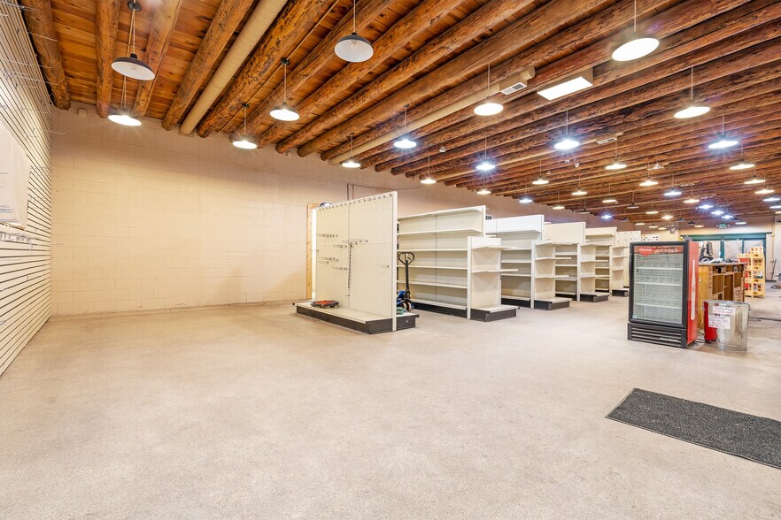 More Photos Of 1202 W Alameda St, Santa Fe Showroom For Lease