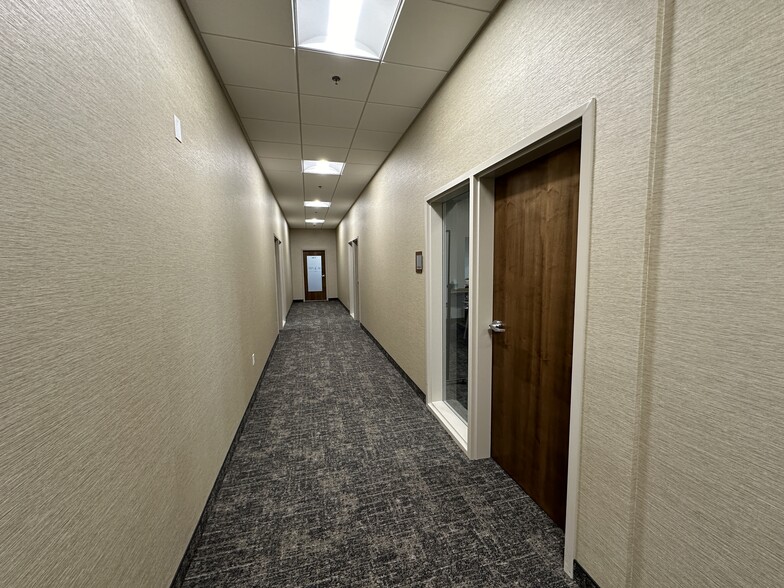 More Photos Of 1064 S North County Blvd, Pleasant Grove Office For Lease