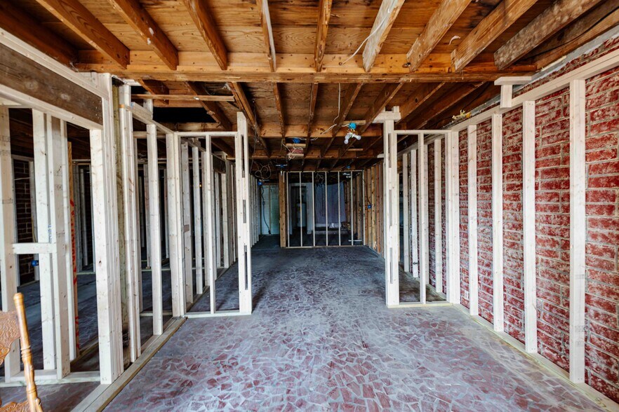 More Photos Of 8 2nd St, Aragon Apartments For Sale