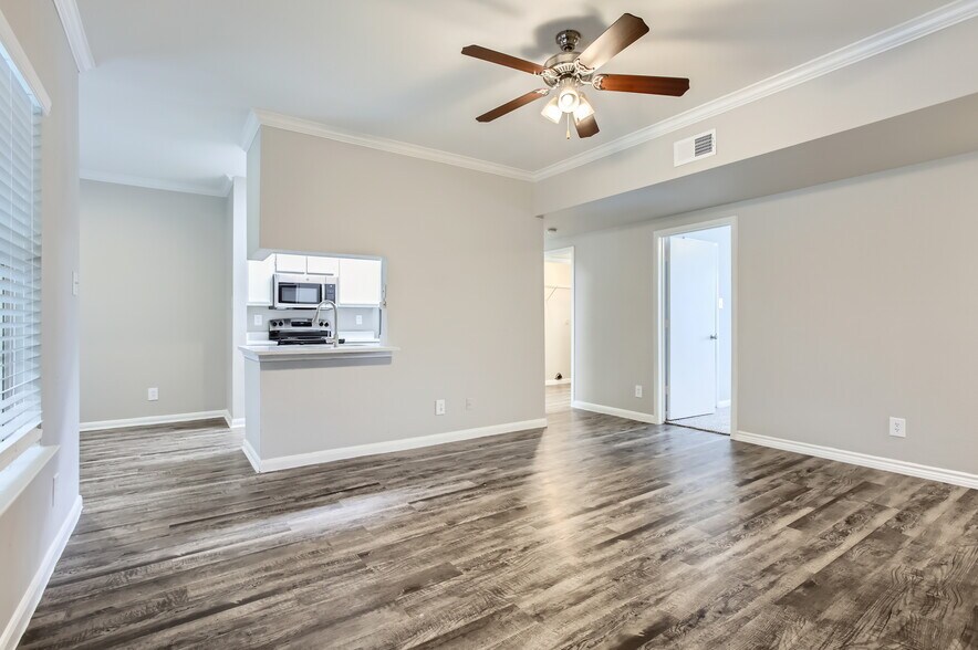 More Photos Of 12380 Wood Bayou Dr, Houston Apartments For Sale