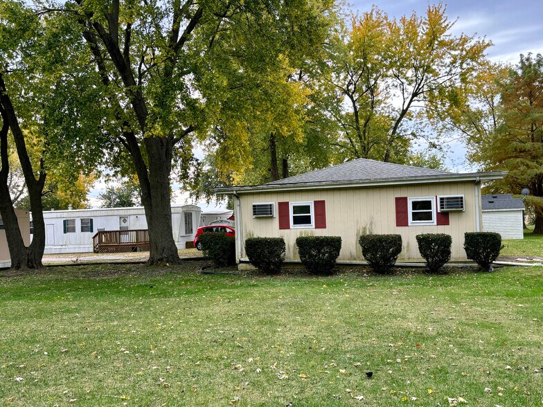 More Photos Of 521 S Emmett St, Virden Manufactured Housing Mobile Home Park For Sale
