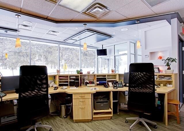 More Photos Of 15700 Boul Gouin O, Montréal Office For Sale