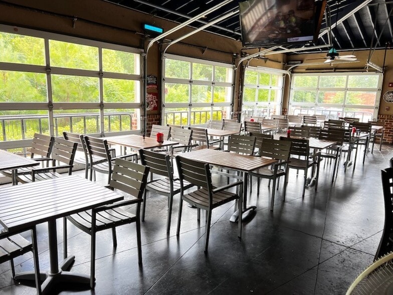 More Photos Of 6525 Whittlesey Blvd, Columbus Restaurant For Sale