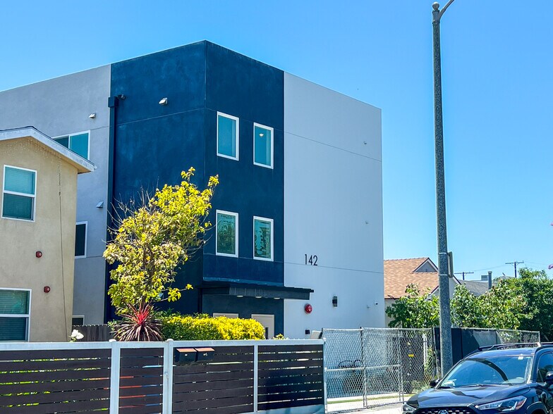 More Photos Of 142 E 84th St, Los Angeles Apartments For Sale