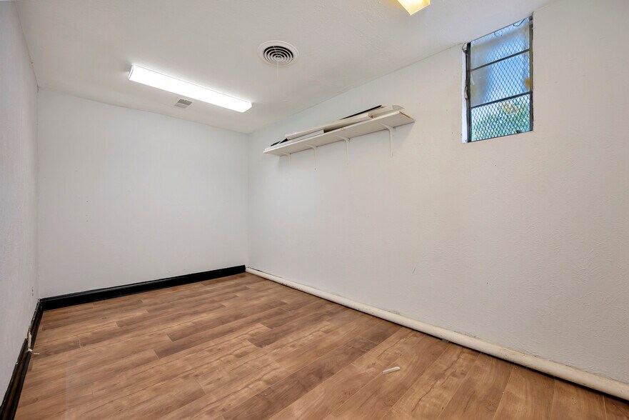 More Photos Of 2200 Evans Ave, Fort Worth Medical For Sale