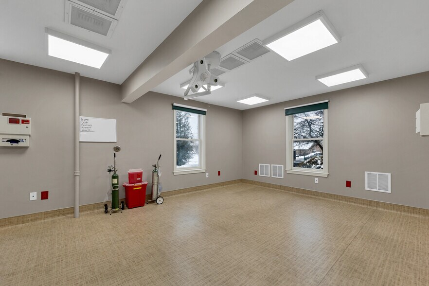 More Photos Of 1 Mound Ct, Merrimack Medical For Sale