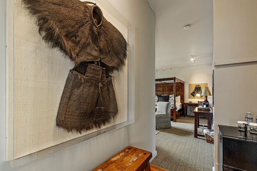 More Photos Of 240 E California St, Jacksonville Hotel For Sale