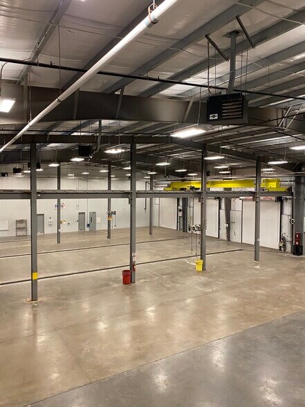 More Photos Of 220 N Sara Rd, Oklahoma City Service For Lease