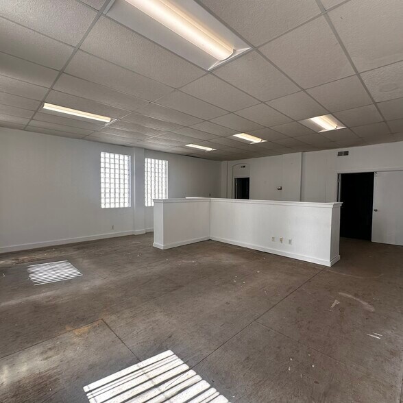 More Photos Of 54 Winter St, Springfield Auto Repair For Sale