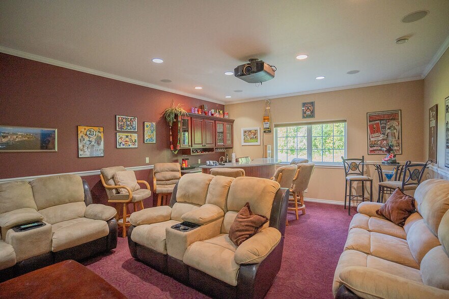 More Photos Of 455 Division St, Fairbanks Specialty For Sale