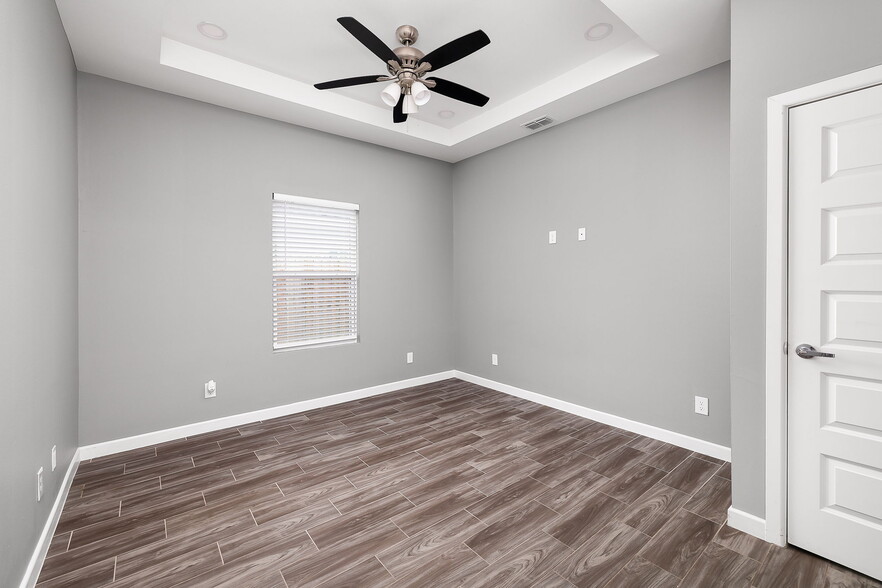 More Photos Of 305 Lauryn Dr, San Juan Apartments For Sale