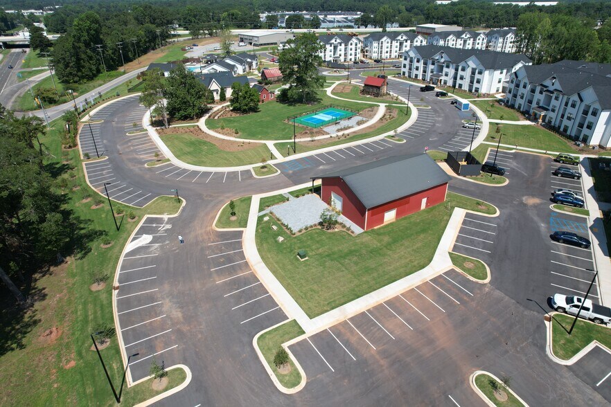 More Photos Of 671 Corn Husk cir, Wellford General Retail For Lease