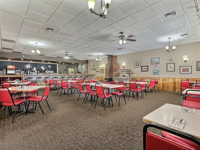 More Photos Of 203 E Cleveland St, Sundance Storefront Retail Office For Sale