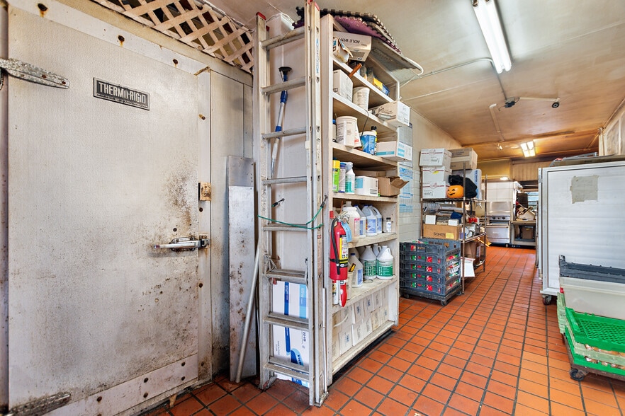 More Photos Of 3000 Cypress Gardens Rd, Winter Haven Restaurant For Sale