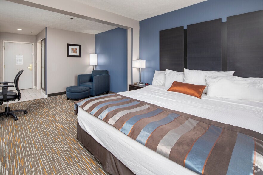 More Photos Of 129 Brickerton St, Columbus Hotel For Sale