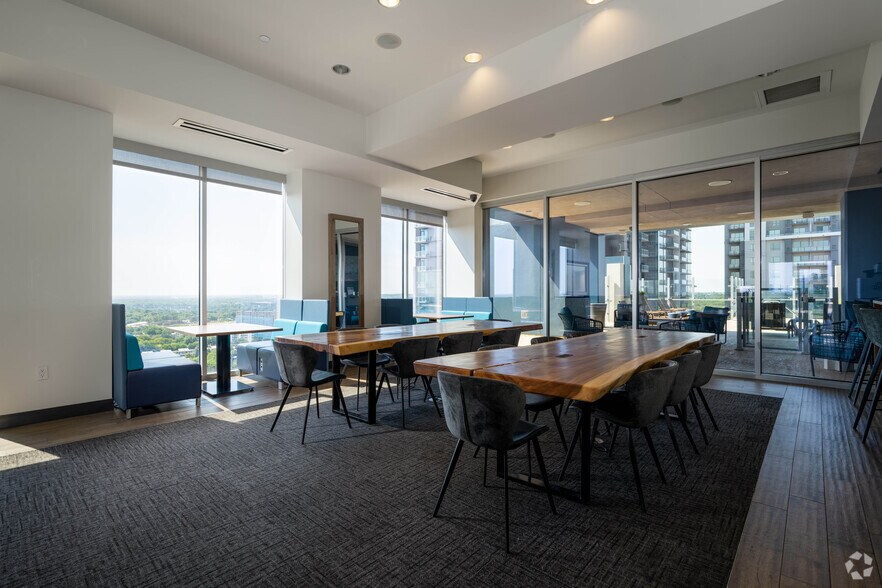 More Photos Of 51 Rainey St, Austin Apartments For Lease