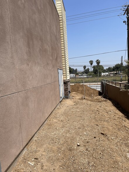 More Photos Of 8254 Mission Blvd, Jurupa Valley Unknown For Lease