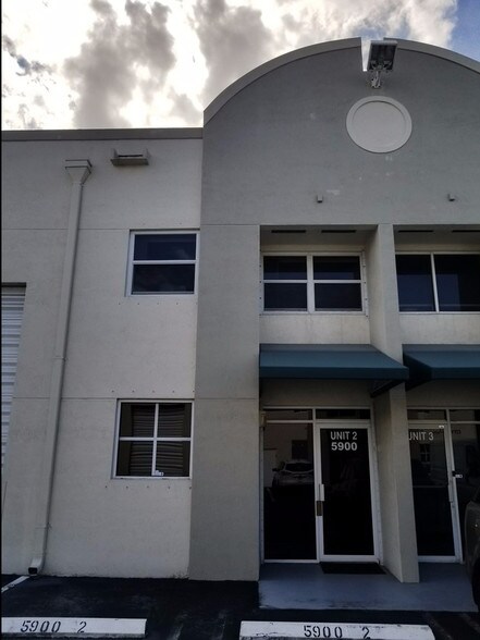 More Photos Of 5900 NW 99th Ave, Miami Light Distribution For Lease