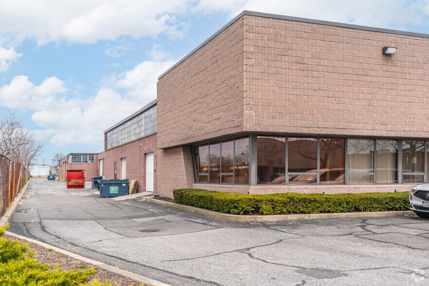 More Photos Of 25-33 Dubon Ct, Farmingdale Warehouse For Lease
