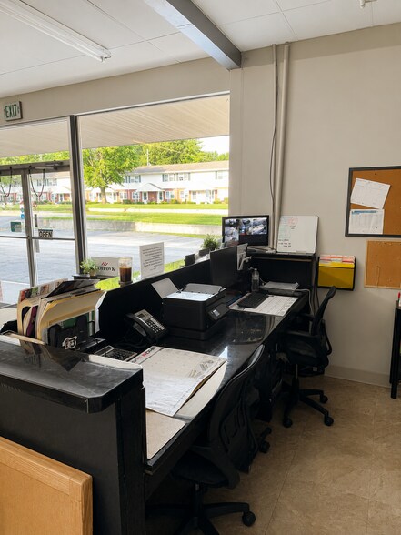 More Photos Of 301 Beech St, Connersville General Retail For Sale