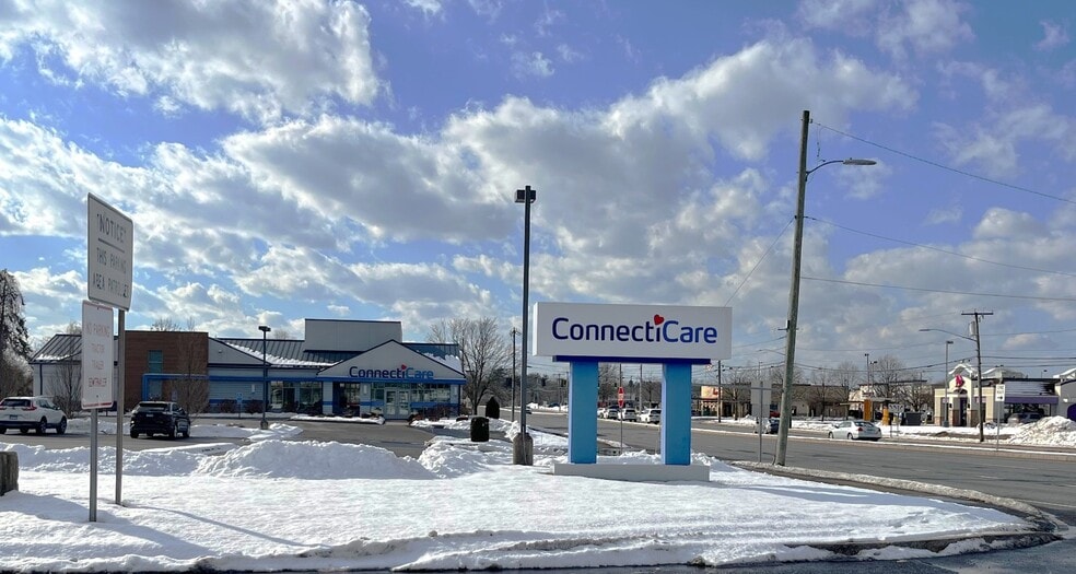 More Photos Of 1487 Pleasant Valley Rd, Manchester Restaurant For Lease