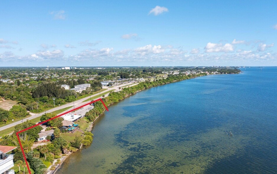 More Photos Of 4845 Dixie Hwy NE, Palm Bay Restaurant For Sale