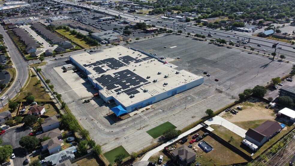 More Photos Of 2015 SW Loop 410, San Antonio Freestanding For Sale