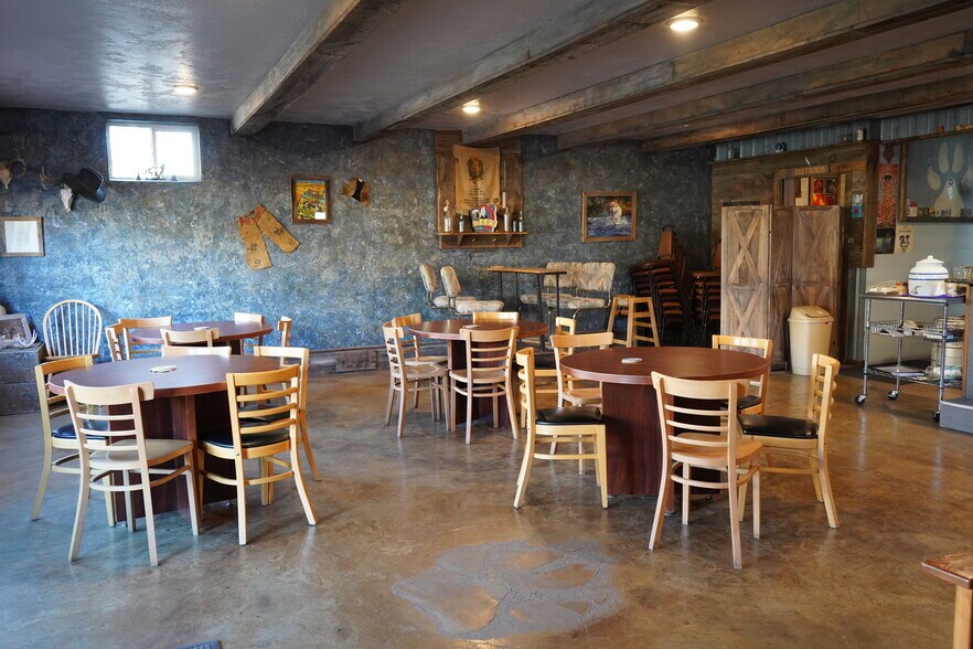 More Photos Of 505 King st, Cottonwood General Retail For Sale