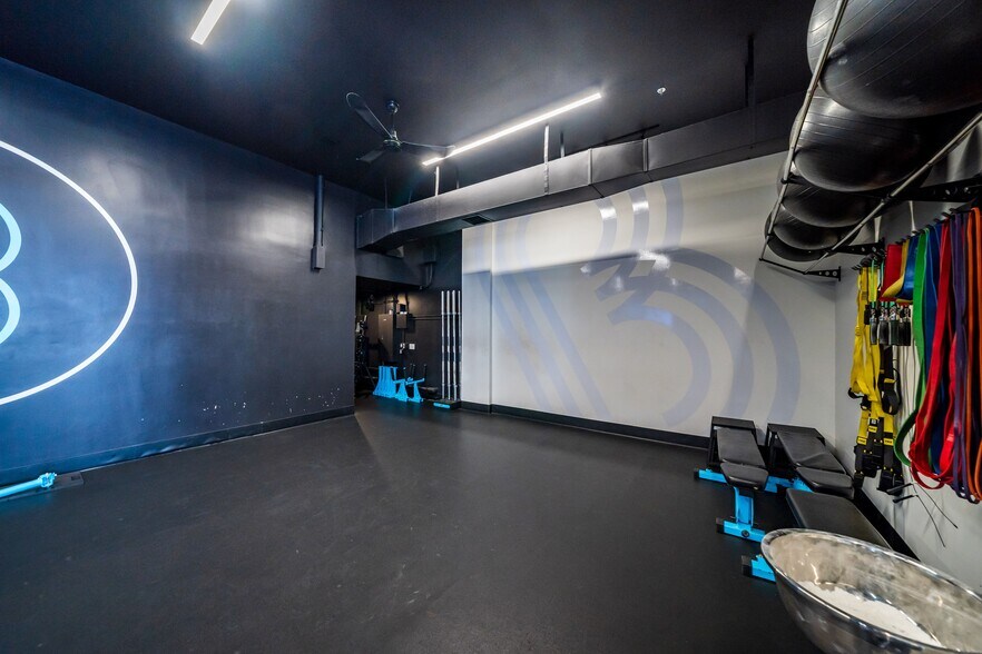 More Photos Of 260 W Birch St, Brea Apartments For Lease
